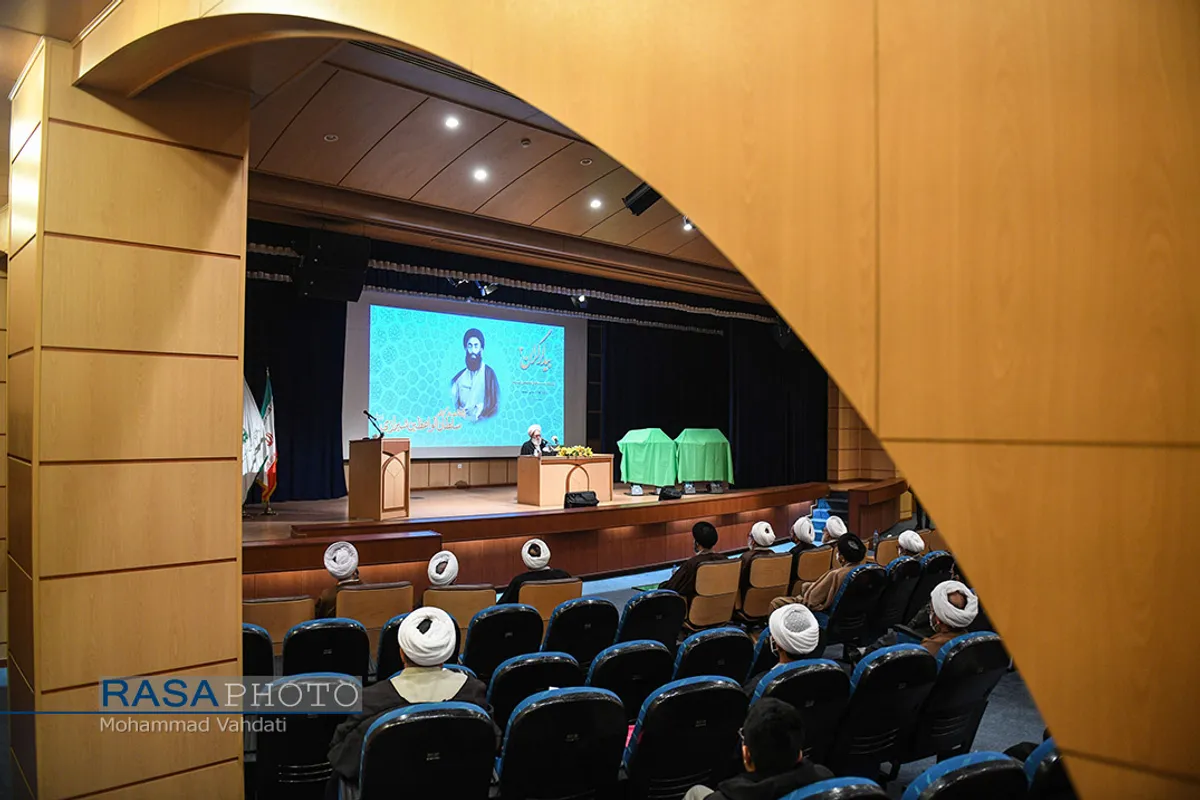 مراسم نکوداشت مرحوم آیت الله سلطان&zwnj;الواعظین شیرازی با قرائت پیام حضرت آیت الله سبحانی در سالن همایش های غدیر دفتر تبلیغات اسلامی برگزار شد.