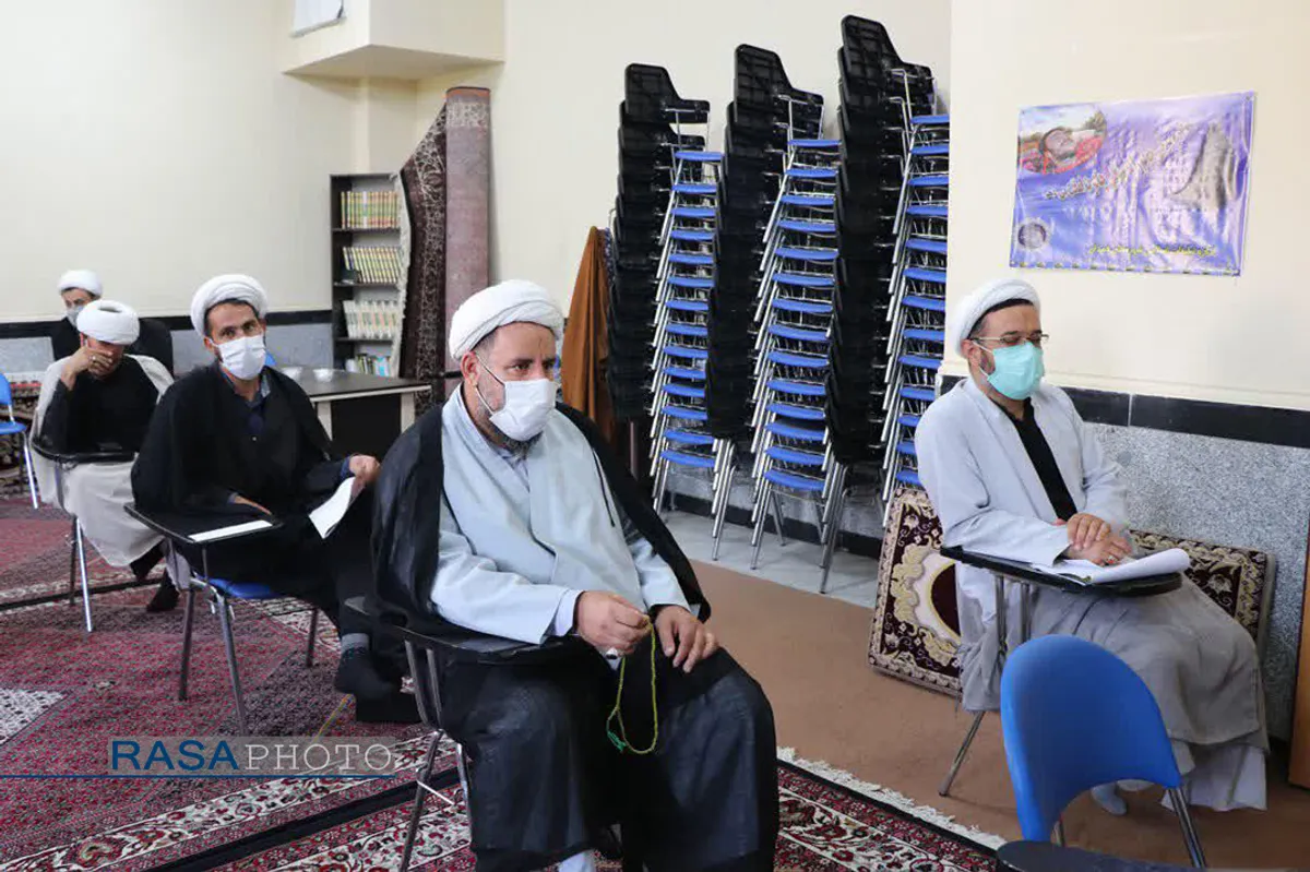 دیدار حجت الاسلام والمسلمین آزادی خواه نماینده مردم ملایر در مجلس شورای اسلامی با طلاب و مبلغان این شهر