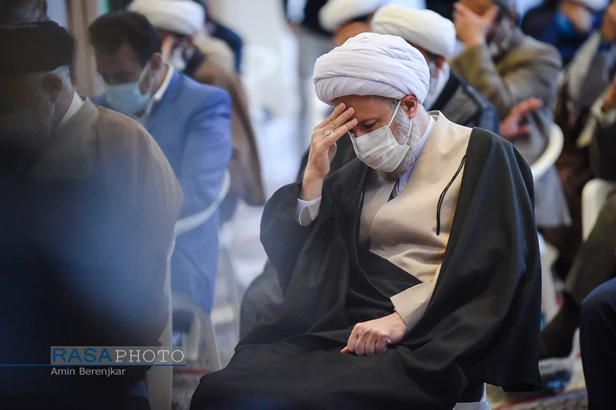 مراسم ارتحال آیت الله مصباح یزدی در حرم مطهر احمد بن موسی (ع) در شیراز&lrm;