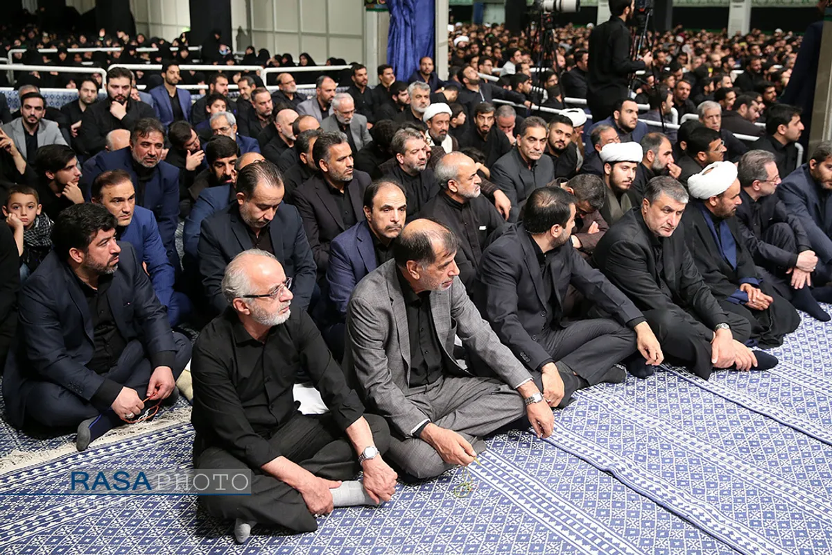 مراسم عزاداری شب عاشورای حسینی (علیه&zwnj;السلام) در حسینیه امام خمینی (ره)