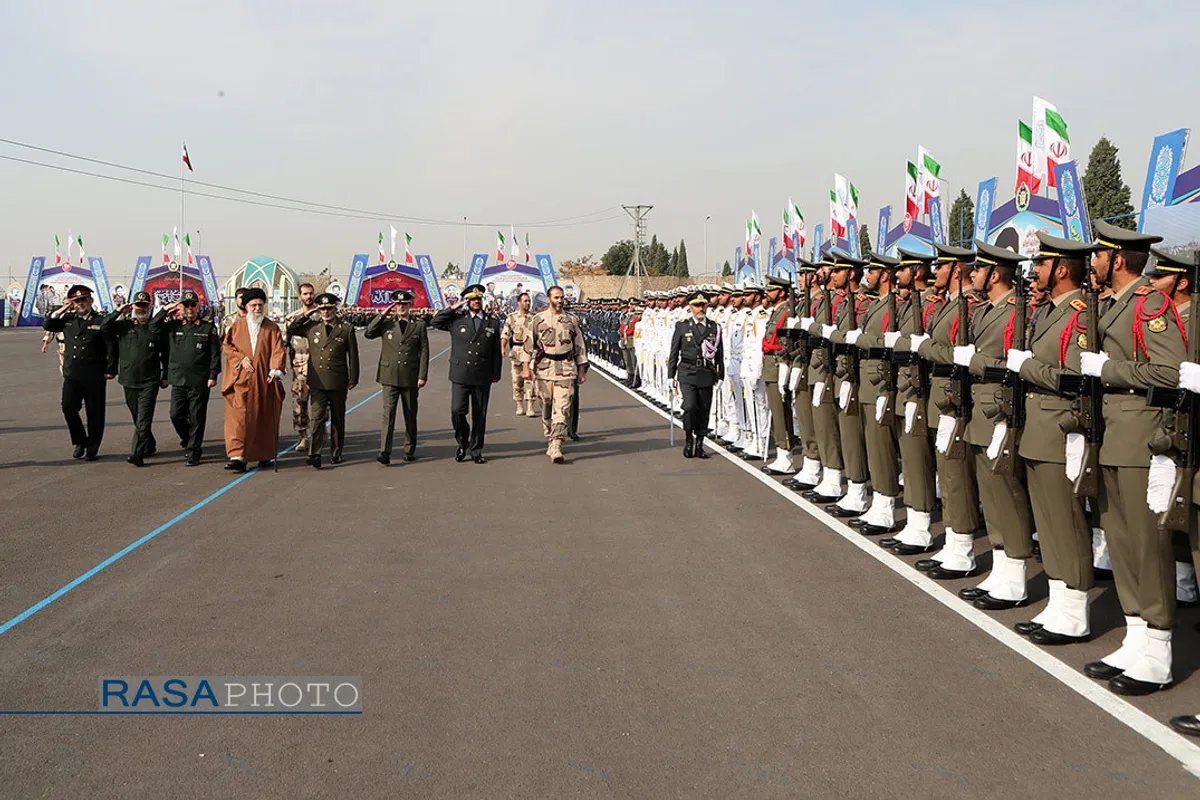 مراسم دانش&zwnj;آموختگی دانشجویان دانشگاههای افسری ارتش در دانشگاه خاتم&zwnj;الانبیاء(ص) با حضور رهبر انقلاب