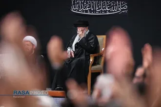 مراسم عزاداری شب عاشورای حسینی (علیه&zwnj;السلام) با حضور رهبر انقلاب