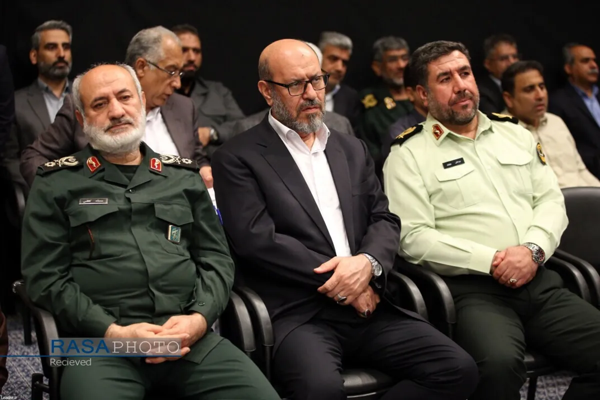 هزاران نفر از مردم شریف استان&zwnj;های &laquo;سیستان و بلوچستان&raquo; و &laquo;خراسان جنوبی&raquo; با حضور در حسینیه امام خمینی با رهبر انقلاب اسلامی دیدار کردند.
