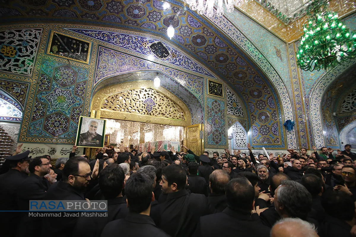 طواف پیکر شهید حاج قاسم سلیمانی و شهداء در مضجع منور رضوی
