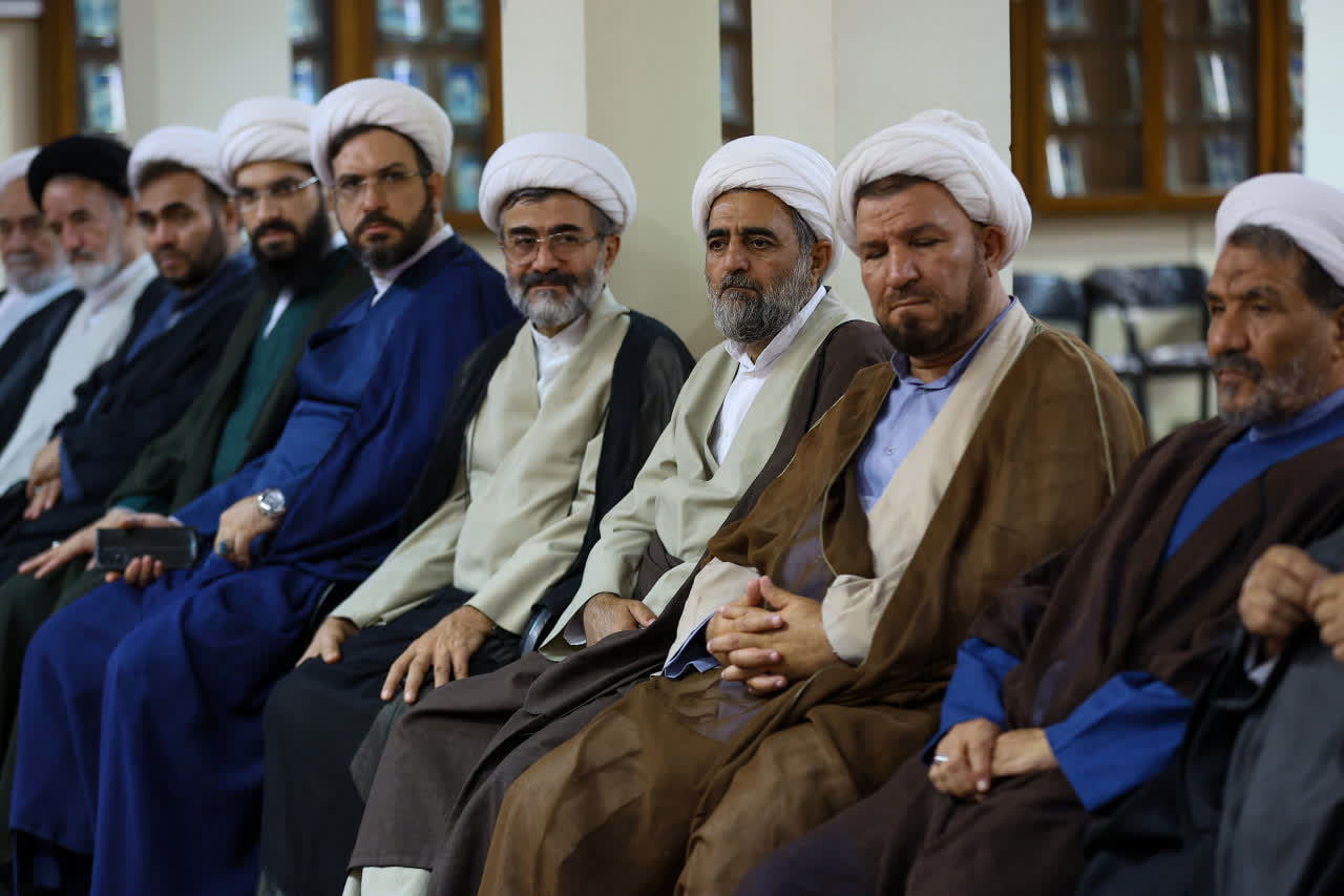 حضور امام جمعه تبریز در جمع اساتید، طلاب و فضلای حوزه علمیه+ تصاویر حضور امام جمعه تبریز در جمع اساتید، طلاب و فضلای حوزه علمیه+ تصاویر