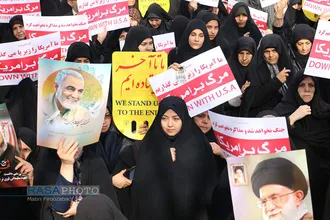 راهپیمایی مردم اصفهان در حمایت از سپاه و همدردی با خانواده شهدای سقوط هواپیما