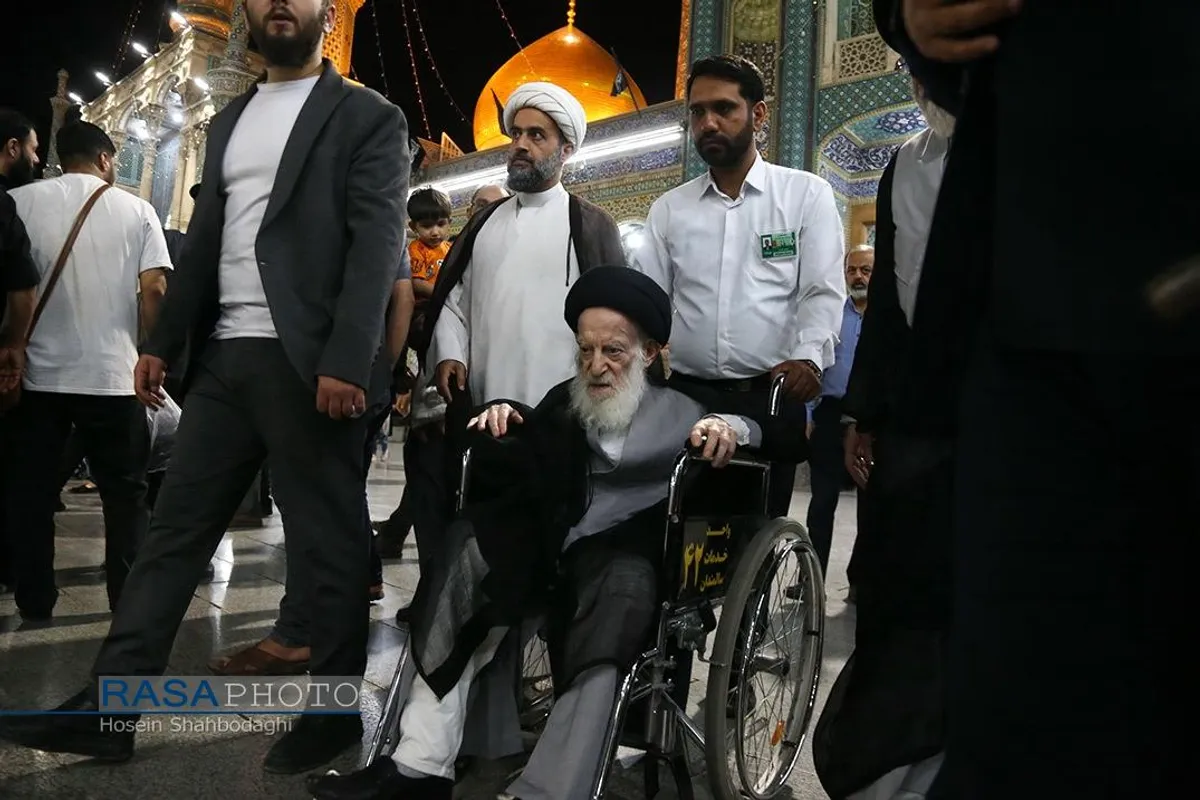 تشرف حضرت آیت الله شبیری زنجانی به حرم حضرت فاطمه معصومه (سلام&zwnj;الله&zwnj;علیها)
