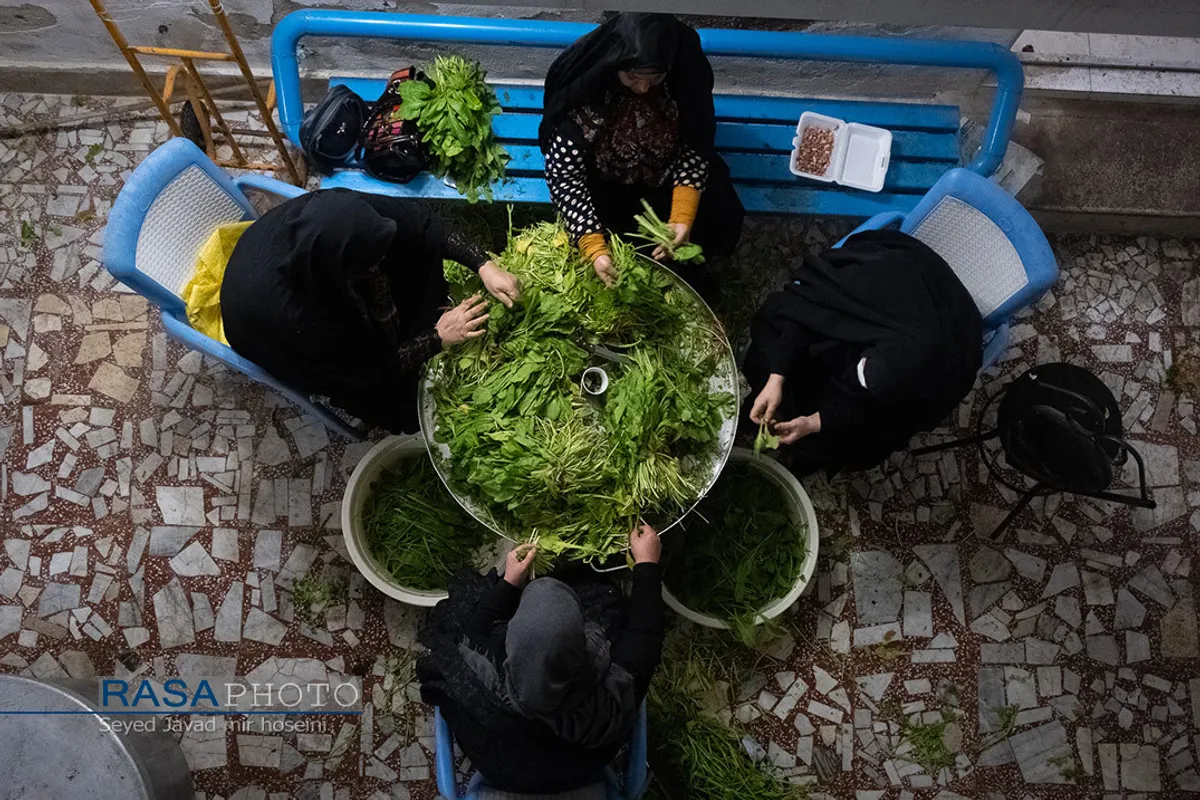 توزیع ۲۰۰۰ پرس آش نذری به مناسبت سالروز وفات حضرت ام المومنین خدیجه کبری (سلام الله علیها) توسط طلاب و خیرین در مناطق محروم تالش