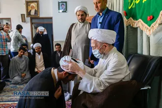 جشن عمامه&zwnj;گذاری طلاب توسط حضرت آیت الله سبحانی
