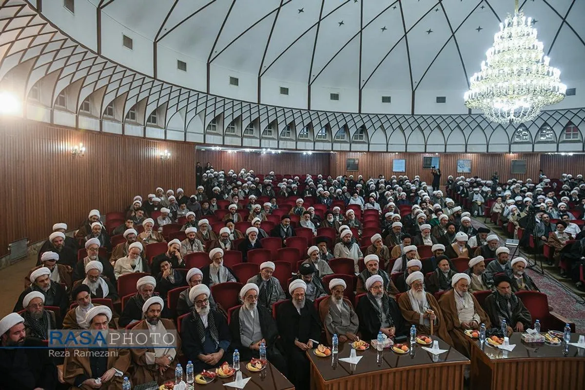 نشست تشکل اساتید سطوح عالی و خارج حوزه علمیه با موضوع "طوفان الاقصی و تحولات جهانی"