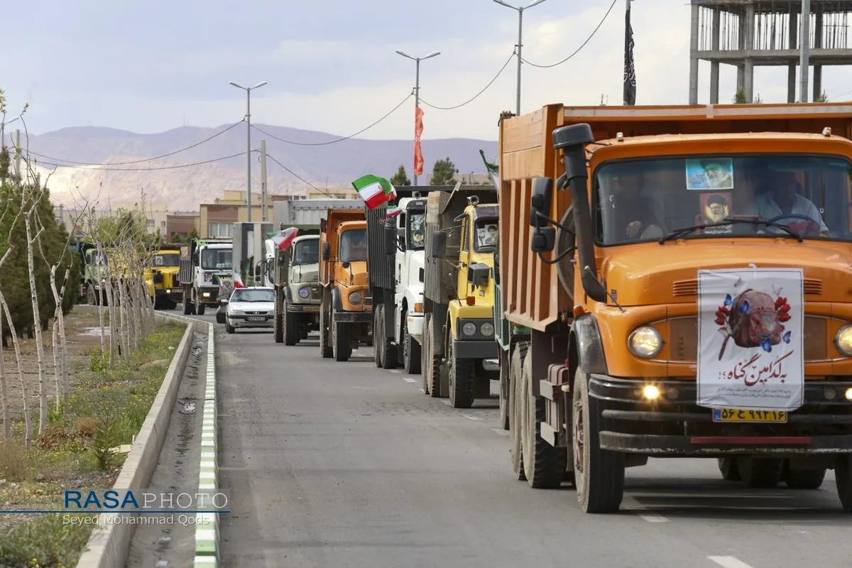 بیعت کامیون&zwnj;داران استان قم با رهبر معظم انقلاب
