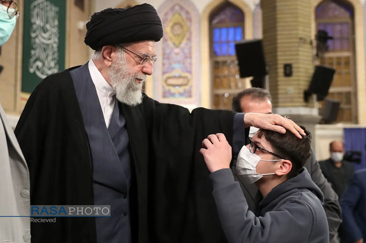 دیدار خانواده شهدای حادثه&zwnj; تروریستی شاهچراغ شیراز با رهبر معظم انقلاب