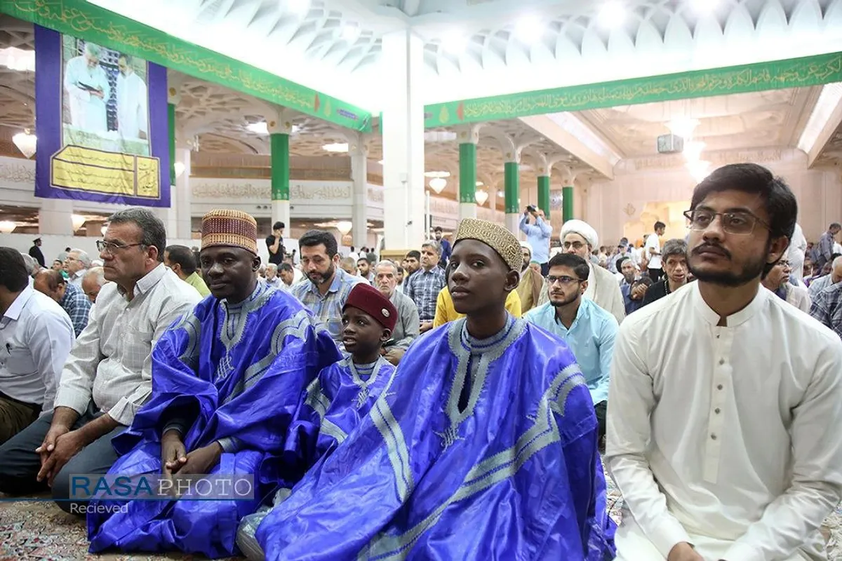 اقامه نماز عید سعید قربان در حرم کریمه اهلبیت (ع)