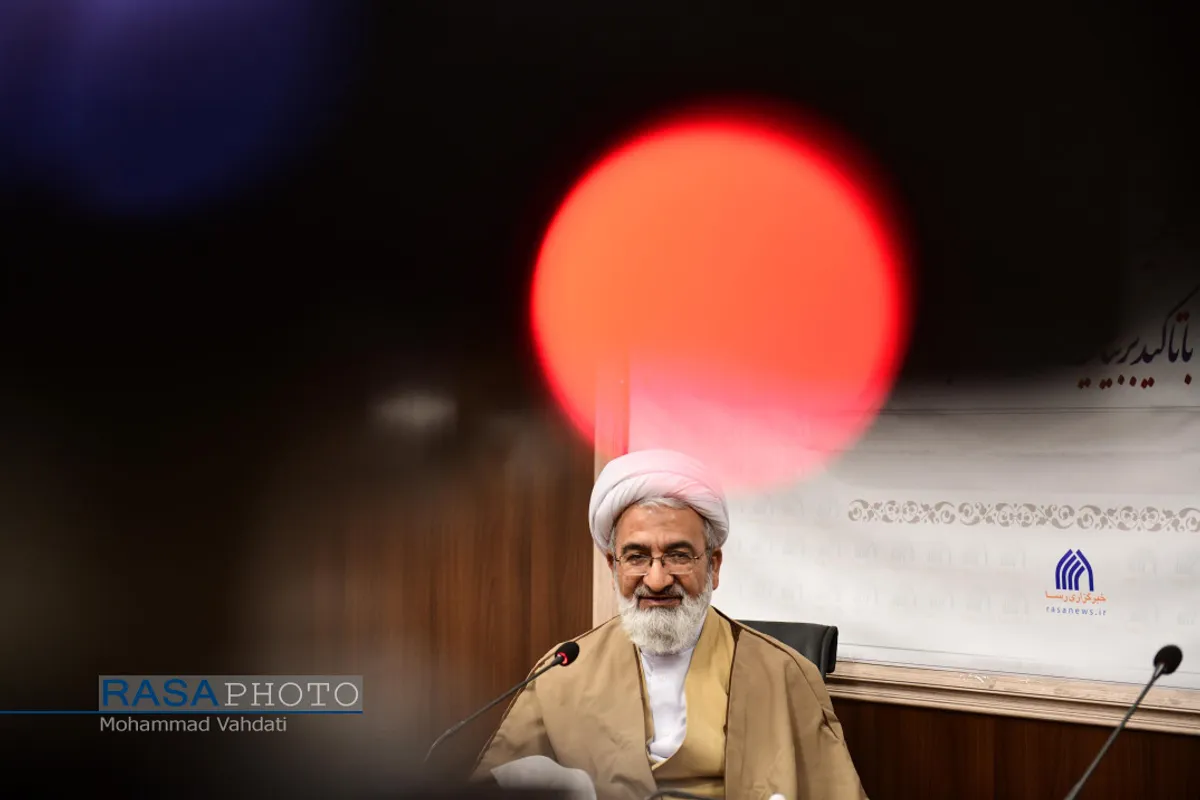 نشست علمی نقش حوزه علمیه انقلابی در رشد، اخلاق و معنویت
نشست علمی نقش حوزه علمیه انقلابی در رشد، اخلاق و معنویت، با تاکید بر بیانیه