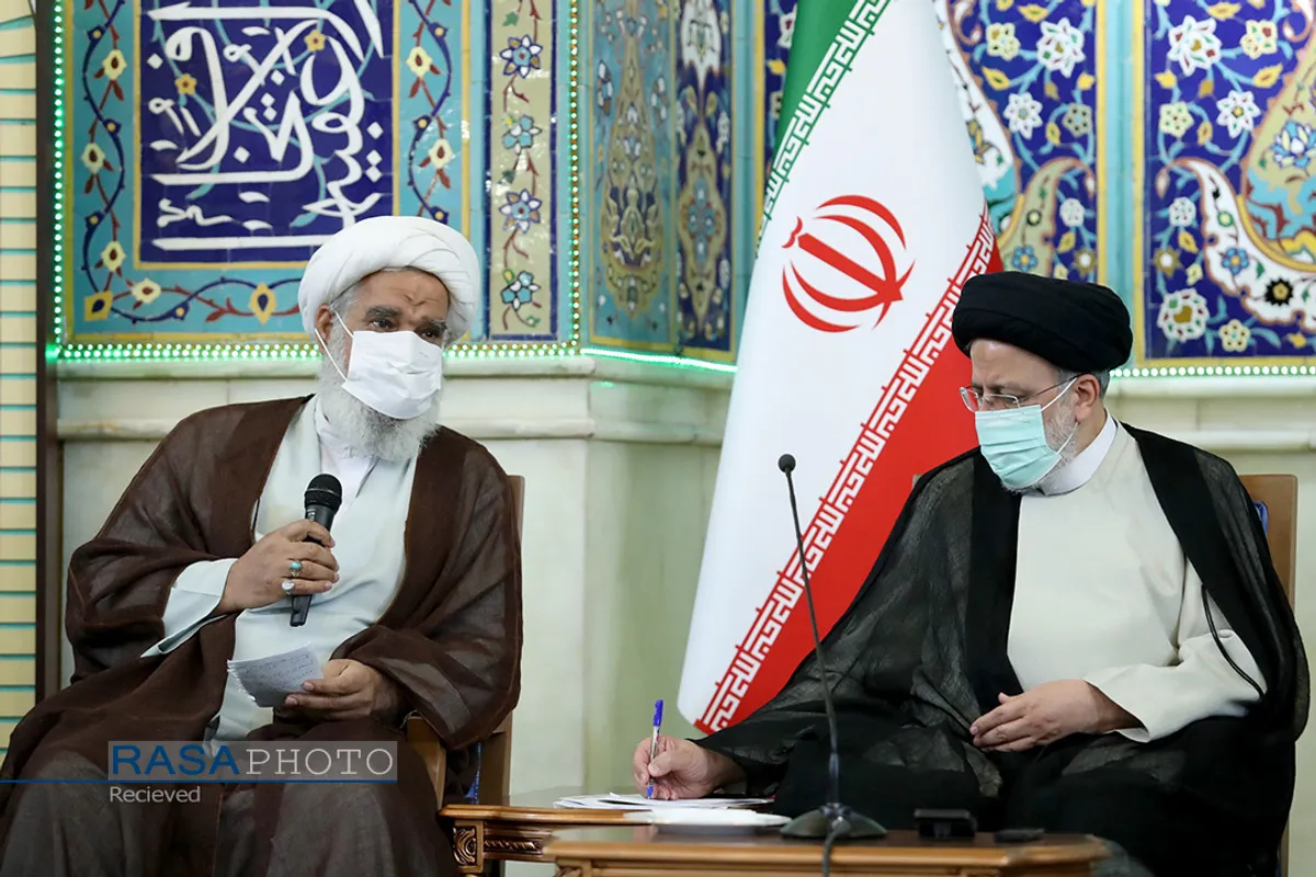 دیدار جمعی از علما و شخصیت&zwnj;های حوزوی با رئیس جمهور