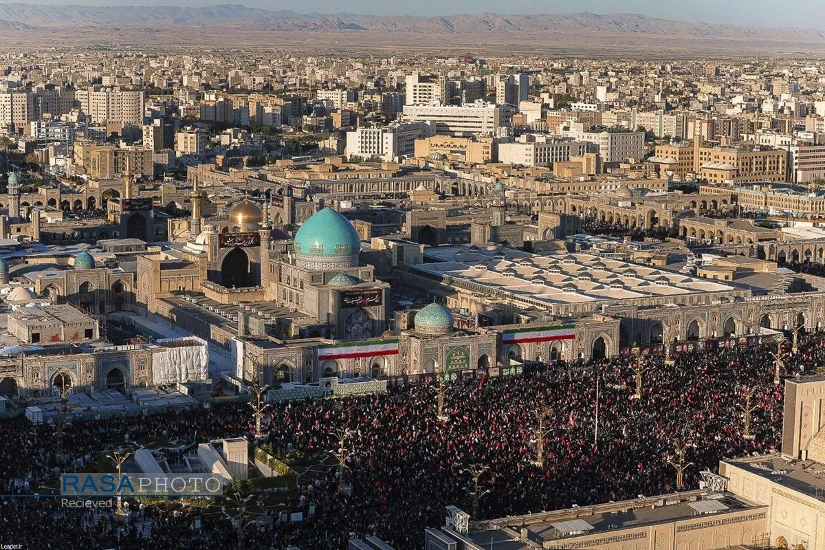 تصاویر هوایی تشییع قائد شهید امت در مشهد مقدس