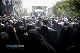 مراسم تشییع پیکر مطهر ۱۵۰ شهید دفاع مقدس در تهران&lrm;
