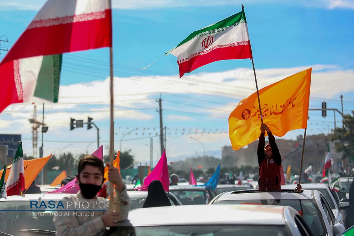 عکس&zwnj;های منتخب خبرگزاری رسا از راهپیمایی یوم الله ۲۲ بهمن ۱۳۹۹