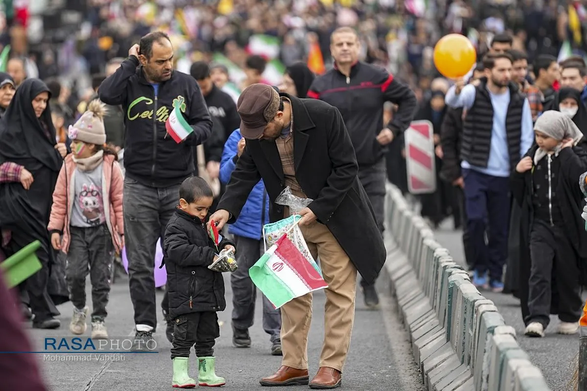 راهپیمایی باشکوه و حماسی ۲۲ بهمن در تهران