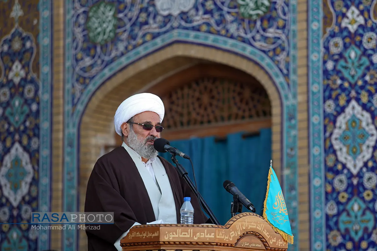 صبحگاه مشترک نیرو&zwnj;های مصلح با عنوان بیعت با امام زمان (عج) با حضور سردار باقری فرمانده کل نیرو&zwnj;های مصلح و حجت الاسلام والمسلمین رحیمیان