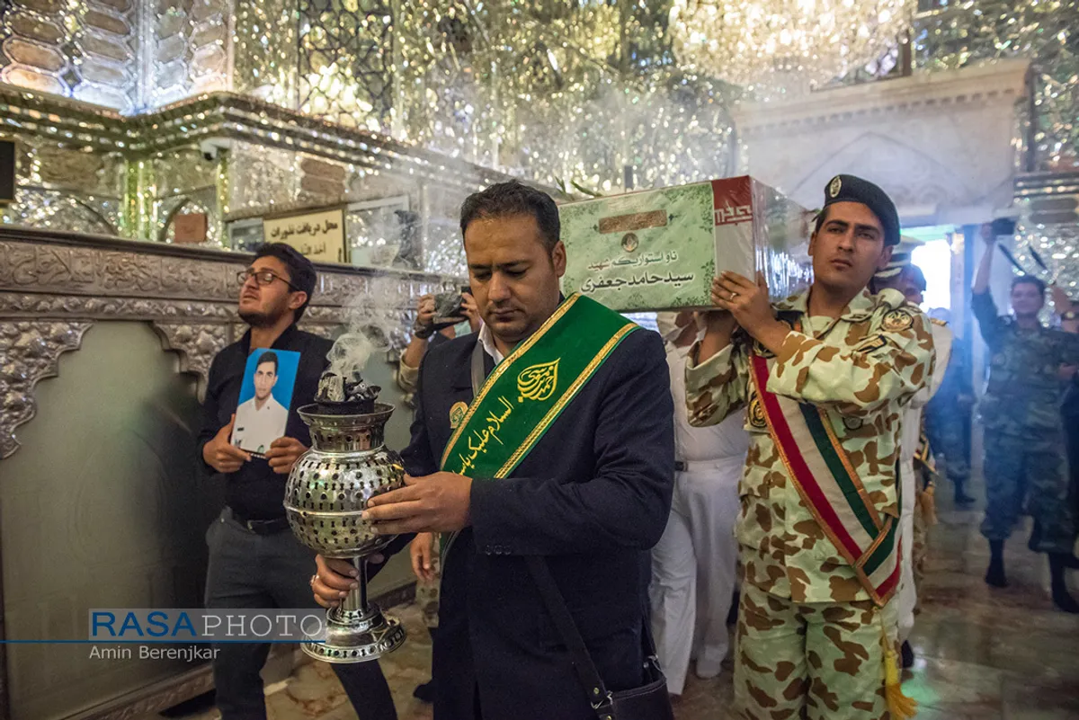 تشییع پیکر پاک ۴ شهید ناوچه کنارک در شیراز&lrm;