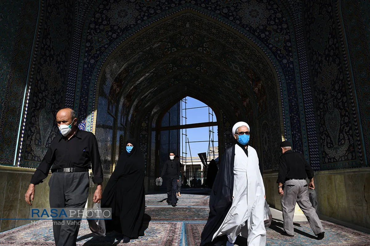 عزاداری و نماز جماعت ظهر عاشورای حسینی در حرم حضرت معصومه (س)