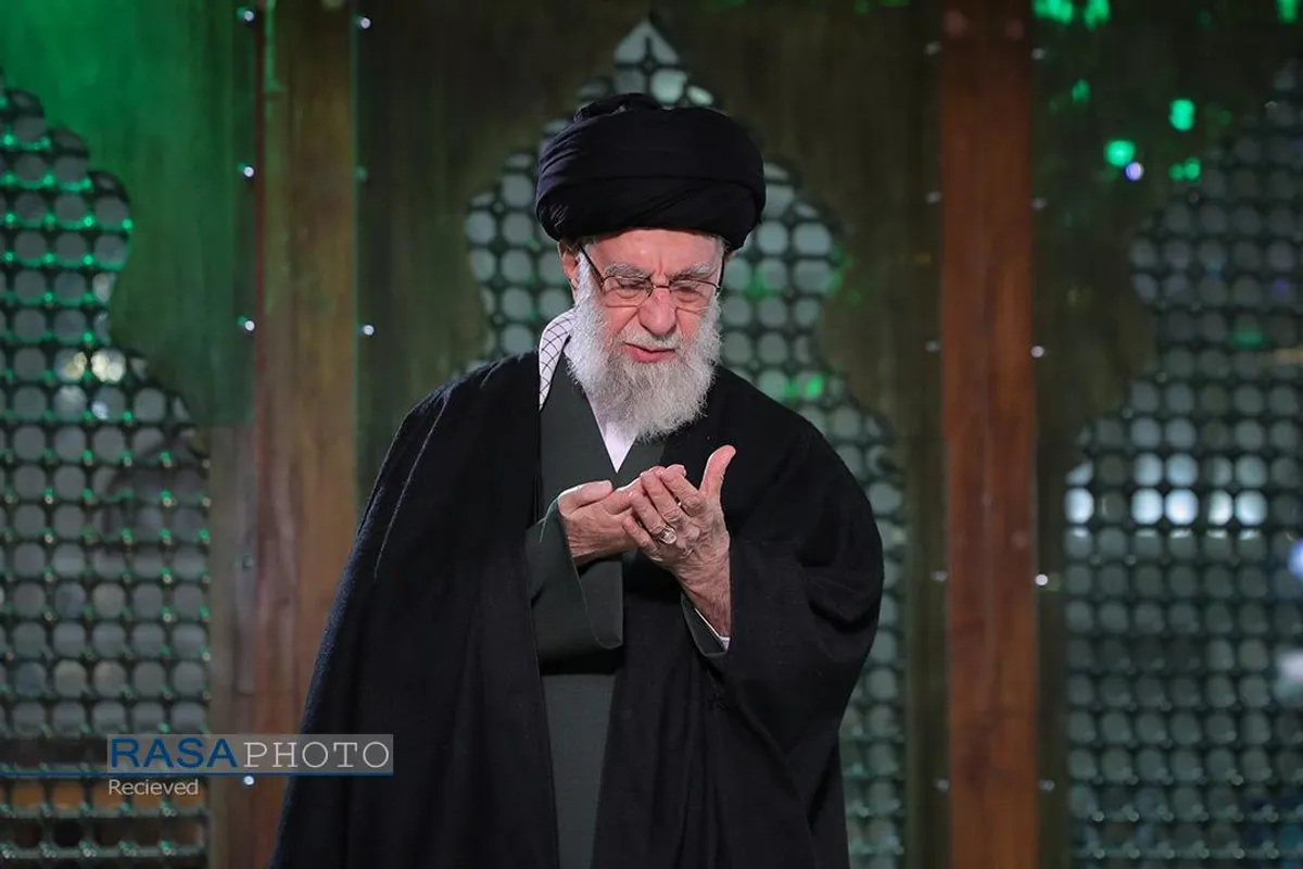 حضور مقام معظم رهبری در مرقد مطهر امام راحل و گلزار شهدای بهشت زهرا (س)