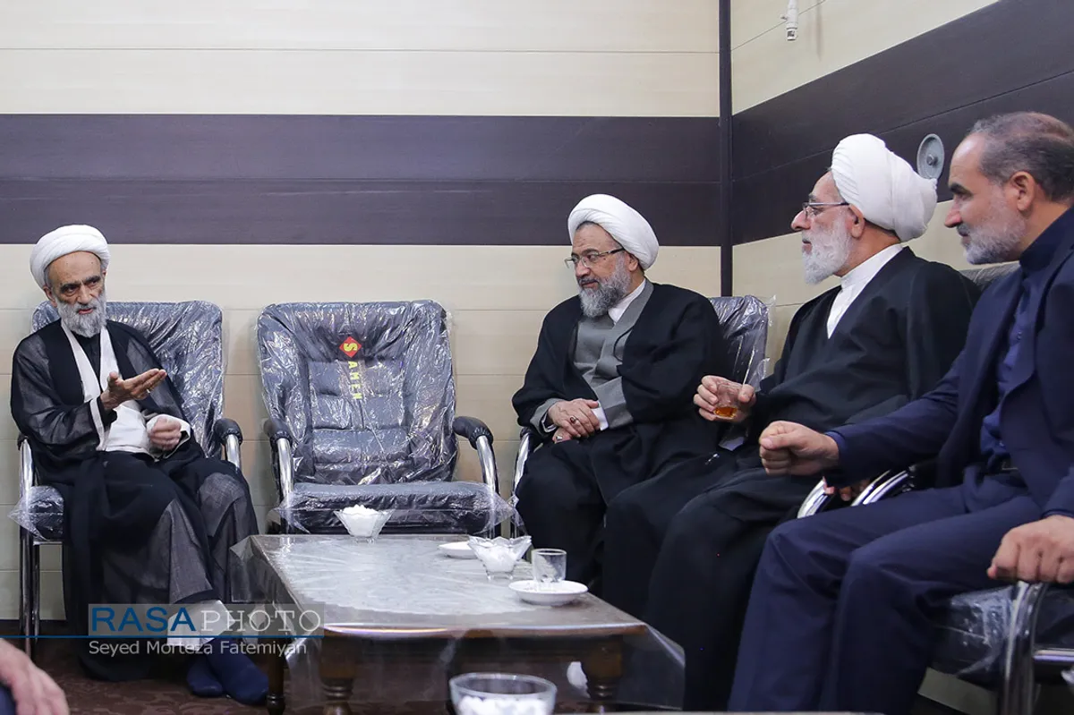 دیدار حجت الاسلام والمسلمین فرخ فال و آیت الله علیدوست با آیت الله مروارید در مشهد
