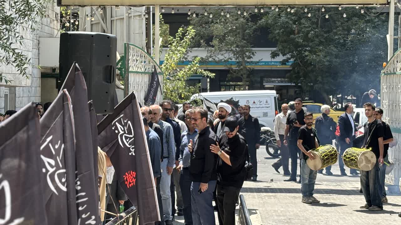 دغدغه اصلی دشمنان، جدایی امام از جامعه و مردم از امام بود دغدغه اصلی دشمنان، جدایی امام از جامعه و مردم از امام بود