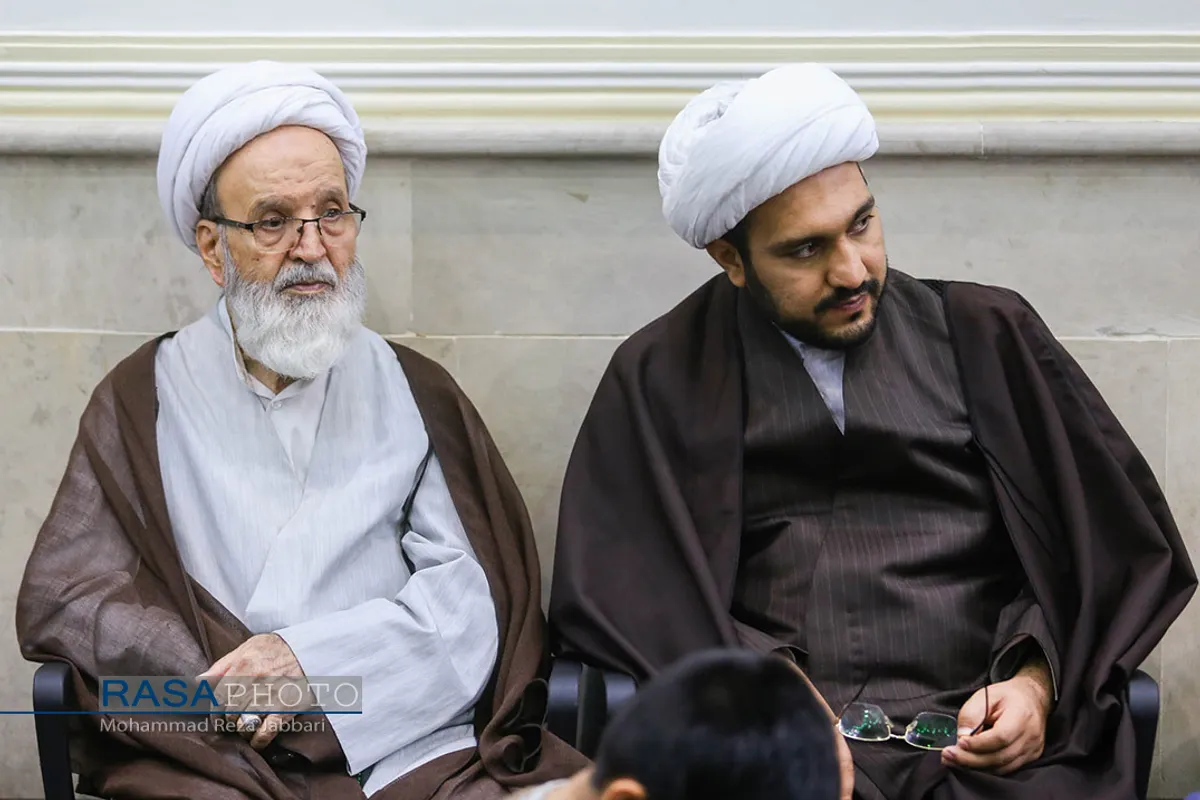 گرامیداشت شهدای امنیت وشهدای حرم شاهچراغ در دفتر قم مقام معظم رهبری