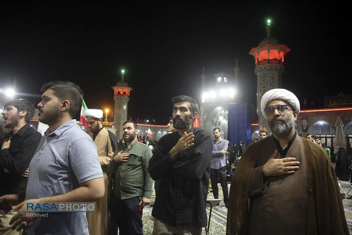 اجتماع هیئات مذهبی قم با شعار &laquo;مسلم دیگر تنها نخواهد ماند&raquo; در حرم مطهر