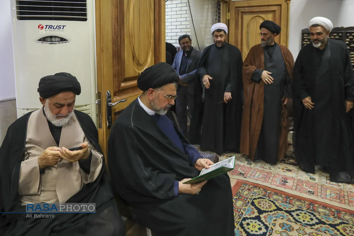 مراسم بزرگداشت قائد شهید امت حضرت آیت&zwnj;الله&zwnj;العظمی خامنه ای در دفتر حضرت آیت الله جوادی آملی