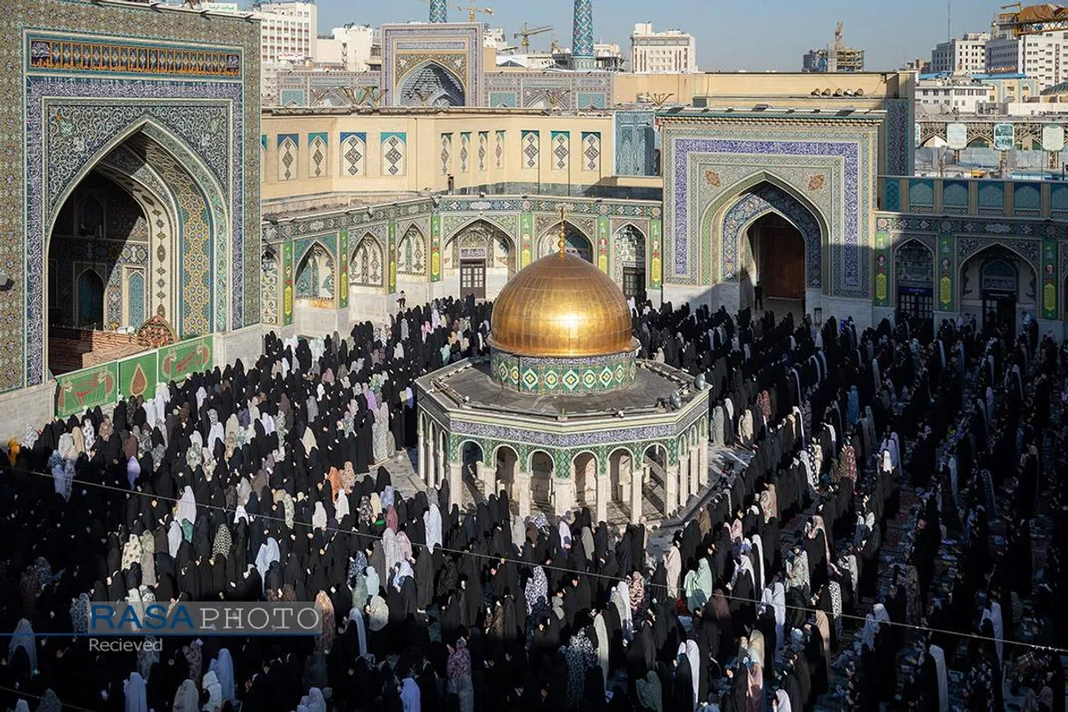 اقامه نماز عید فطر در حرم مطهر رضوی
