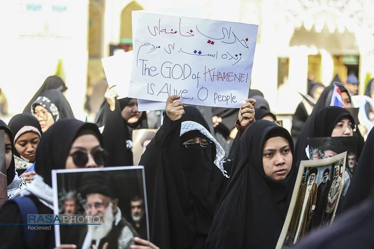تجدید پیمان اندونزیایی&zwnj; و تایلندی و سومالیایی&zwnj;های مقیم ایران با آرمان&zwnj;های رهبر شهید انقلاب