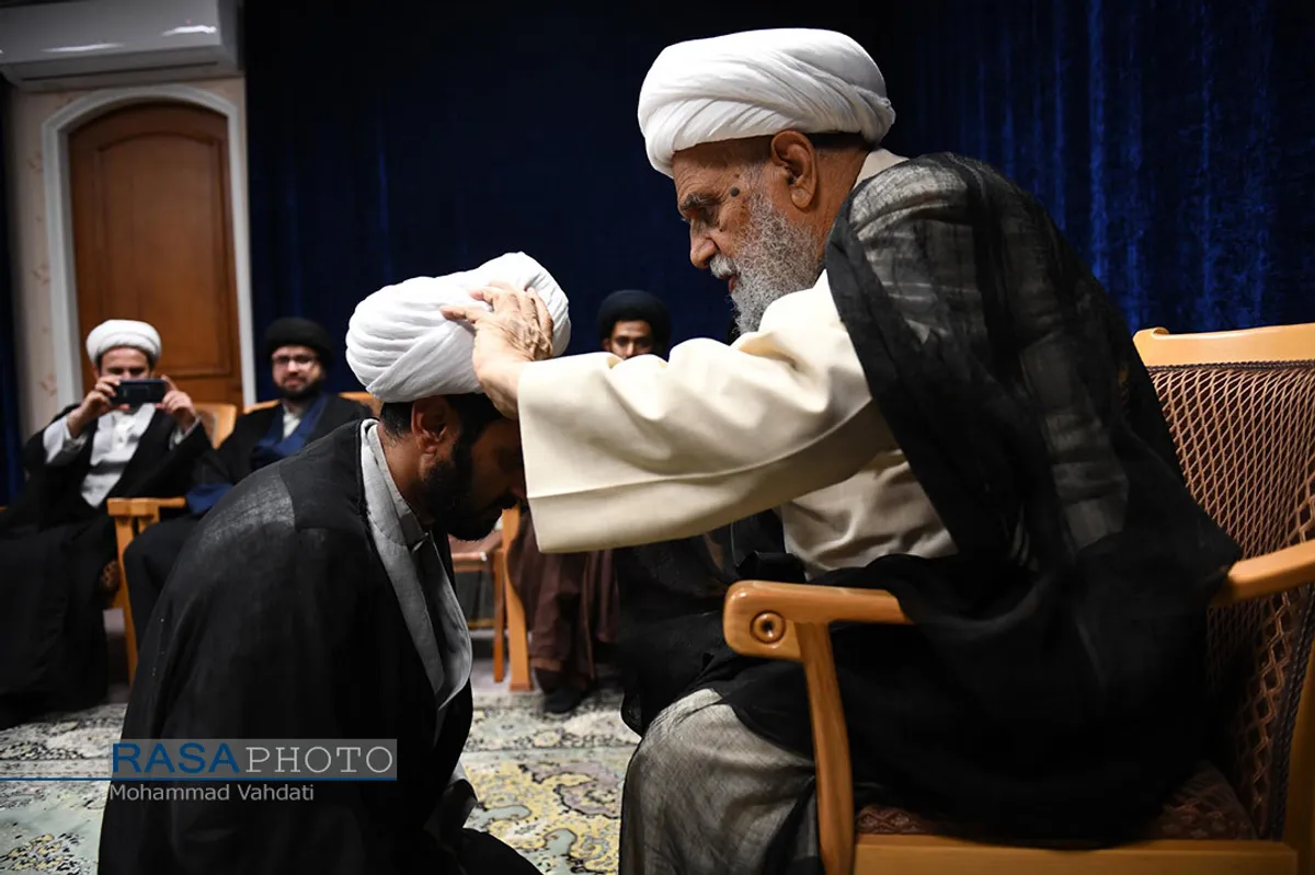 جشن عمامه&zwnj;گذاری طلاب در روز میلاد حضرت بقیة الله الاعظم (عج)