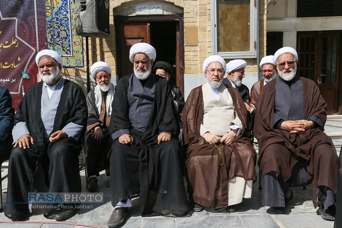 تجمع اعتراض&zwnj;آمیز حوزویان به هتک حرمت قرآن و اسلام