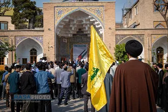 تجمع طلاب مدرسه علمیه مروی تهران در حمایت از عملیات نیروهای مسلح