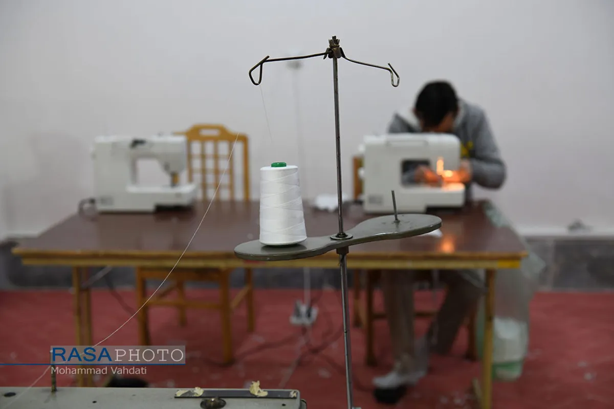 گارگاه تولید ماسک توسط طلاب خارجی