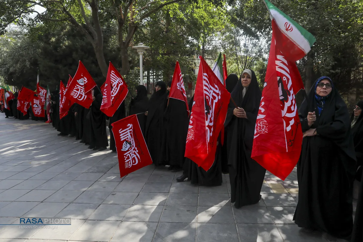 زنجیره انسانی مدافعان حجاب وعفاف