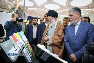 بازدید مقام معظم رهبری از سی و&zwnj;&zwnj; دومین نمایشگاه بین&zwnj;المللی کتاب تهران