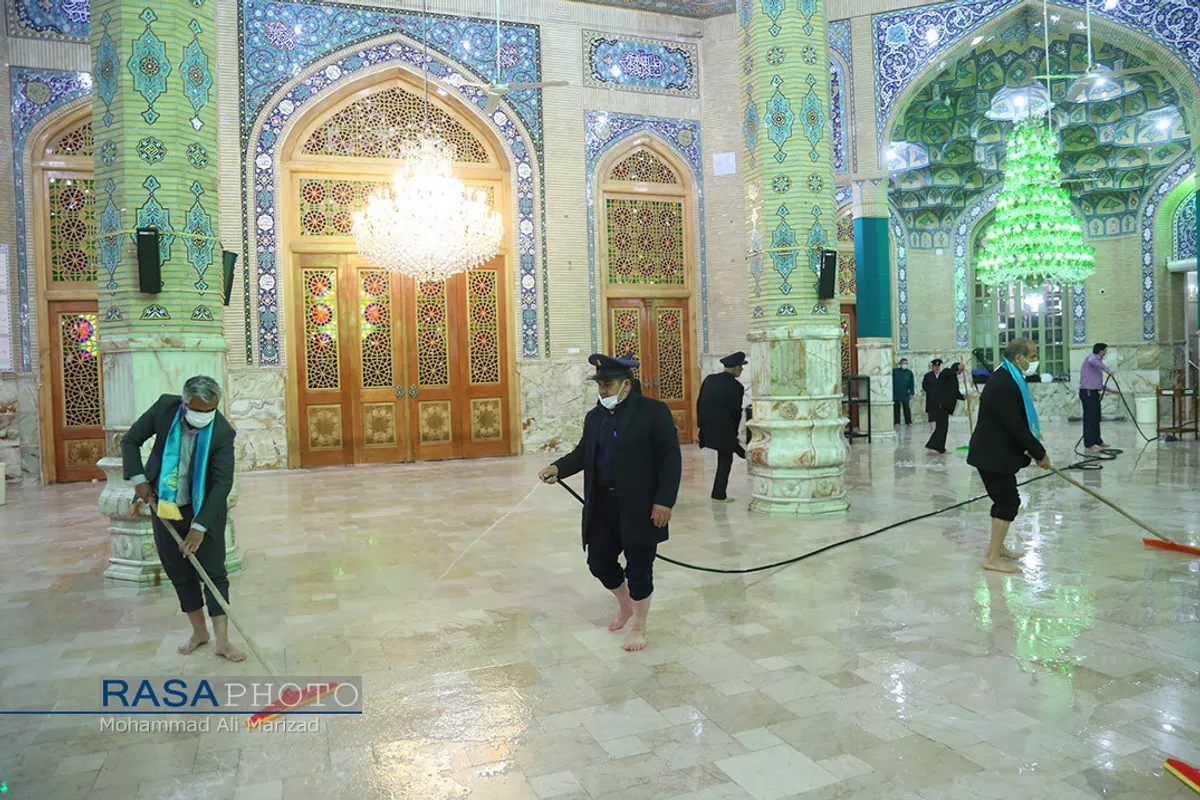 غبار روبی مسجد مقدس جمکران در آغاز دهه مهدویت