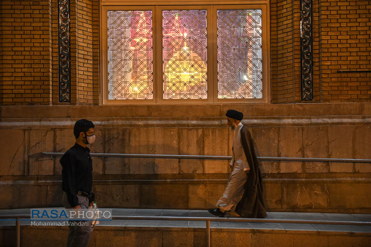 در حاشیه مراسم عزاداری شب سوم محرم و وداع با پیکر روحانی شهید مالامیری در حرم کریمه اهلبیت (ع)