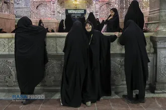 تجمع مردم قم در پی اعلام خبر شهادت رهبر معظم انقلاب