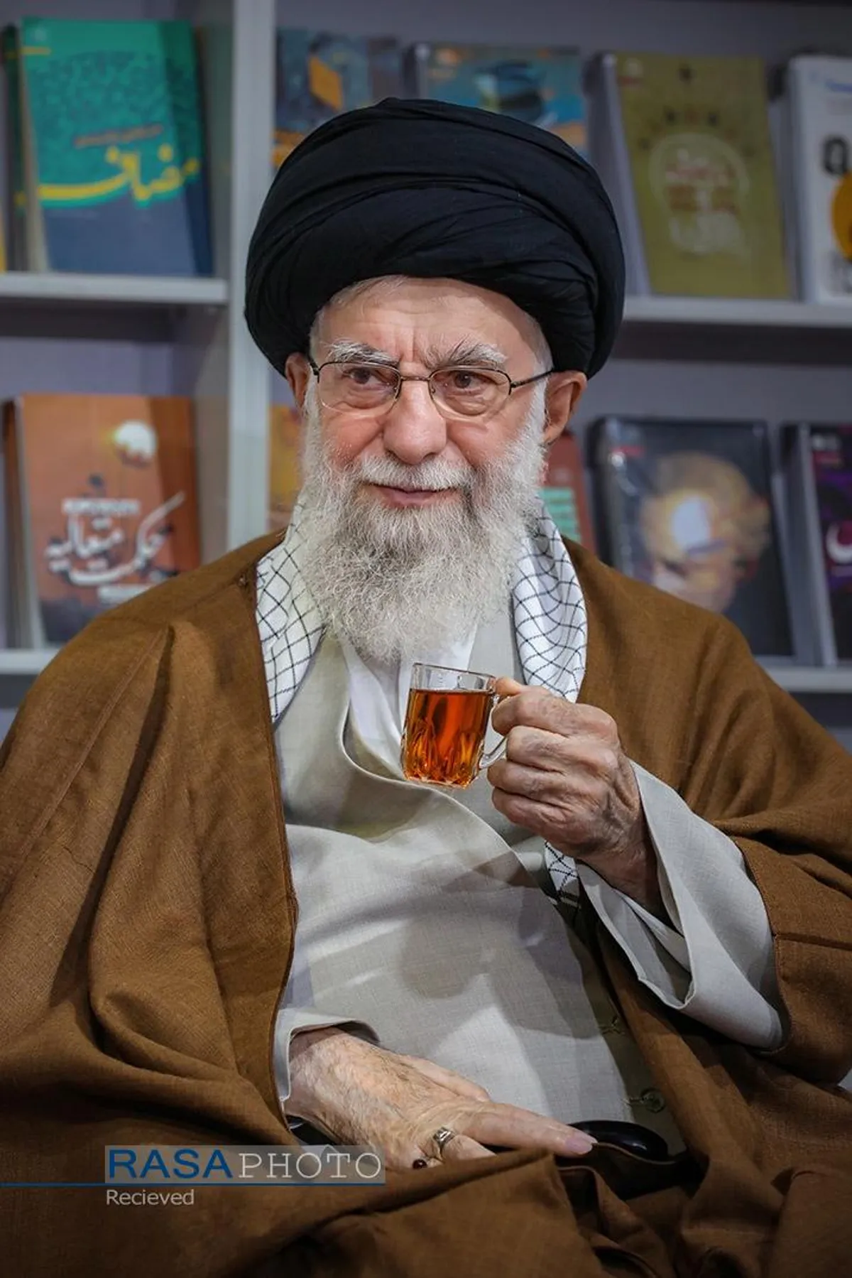 بازدید رهبر معظم انقلاب از سی و پنجمین نمایشگاه بین&zwnj;المللی کتاب تهران