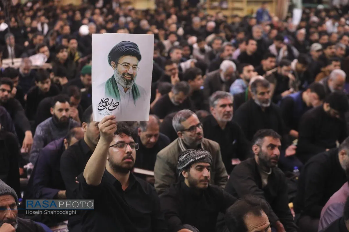 حال و هوای مردم در حرم کریمه اهلبیت (س) در پی اعلام خبر رهبری حضرت آیت الله سید مجتبی خامنه&zwnj;ای