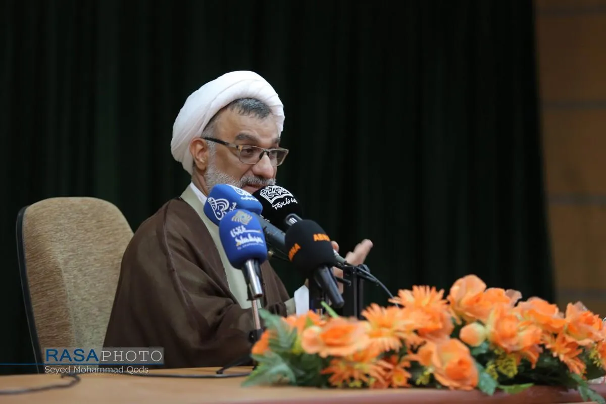 آیین رونمایی از مجموعه &laquo;منظومه فکری حضرت آیت الله مکارم شیرازی&raquo;