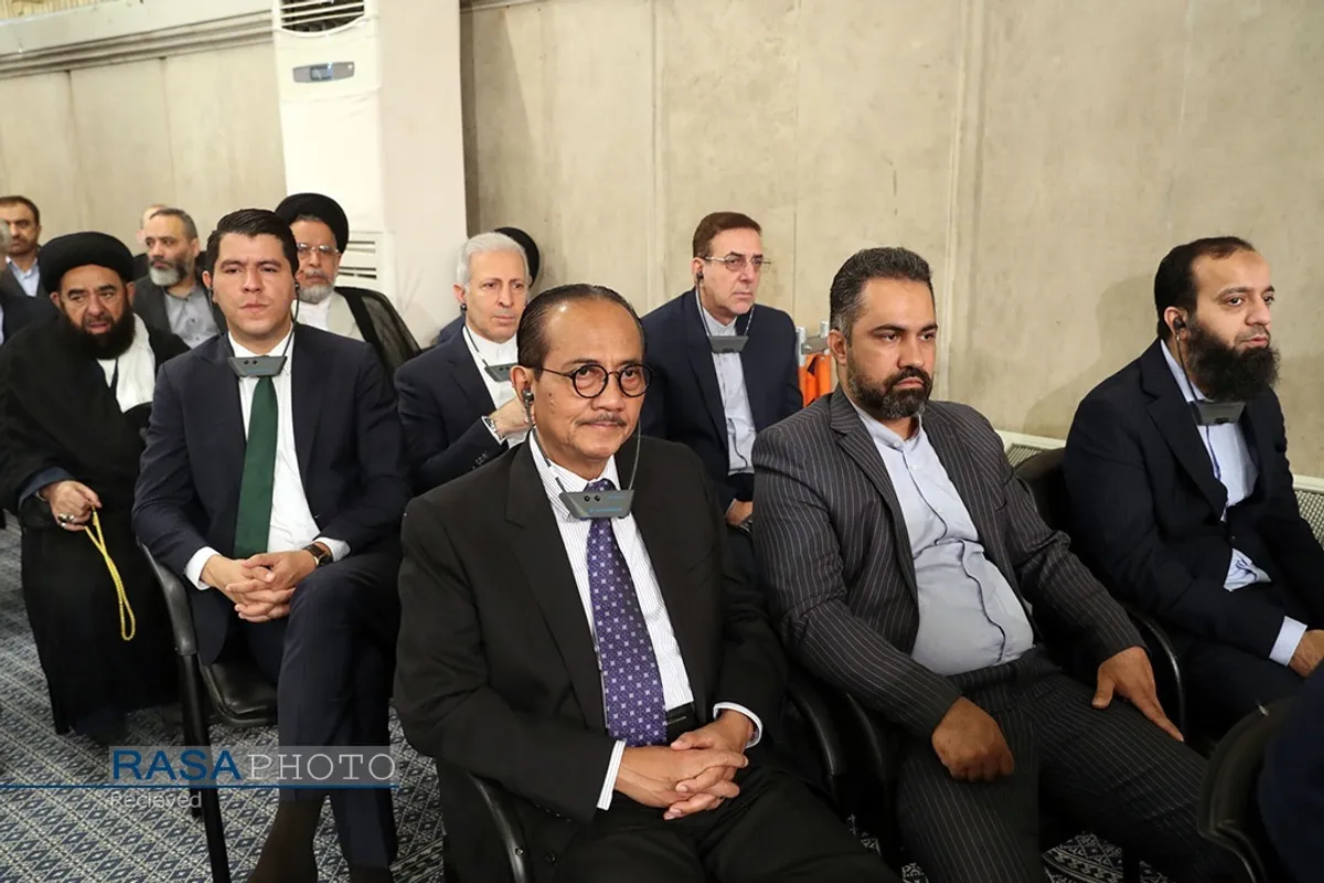 دیدار مسئولان نظام، سفرای کشور&zwnj;های اسلامی با رهبر انقلاب