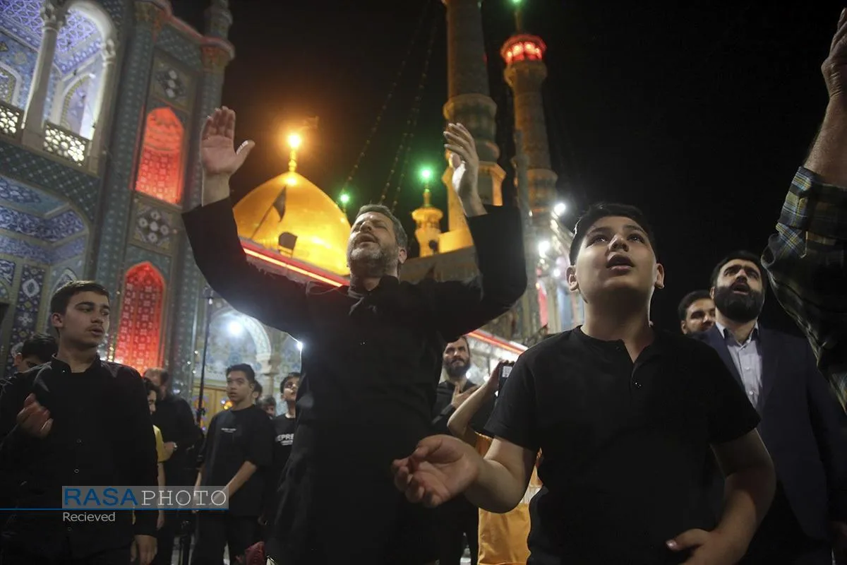 اجتماع هیئات مذهبی قم با شعار &laquo;مسلم دیگر تنها نخواهد ماند&raquo; در حرم مطهر