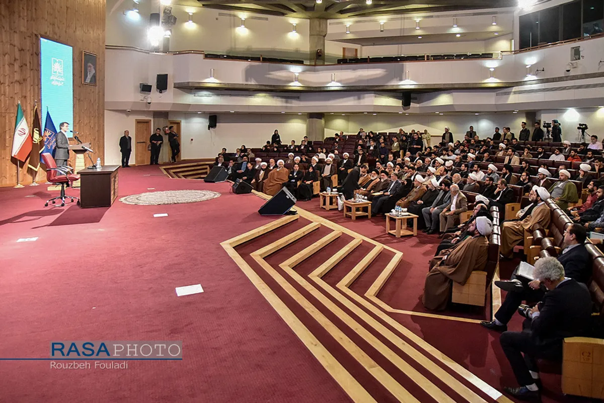 مراسم رونمایی از کتاب &laquo;سَلُونِی قَبْلَ أَن ْتَفْقِدُونِی، تحریر نهج البلاغه&raquo;