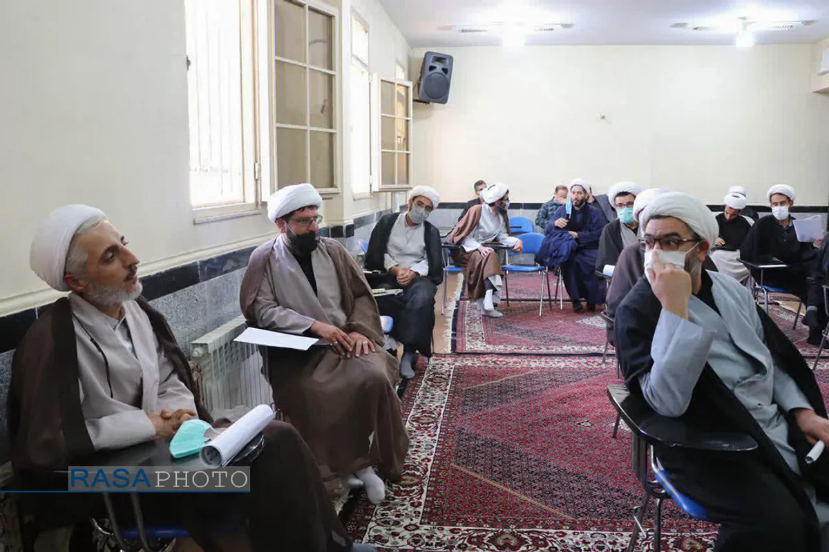 دیدار حجت الاسلام والمسلمین آزادی خواه نماینده مردم ملایر در مجلس شورای اسلامی با طلاب و مبلغان این شهر